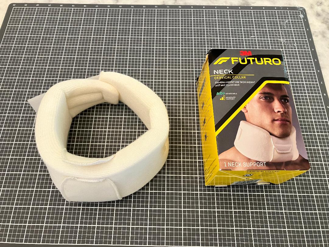 FUTURO™ Soft Cervical Collar Adjustable